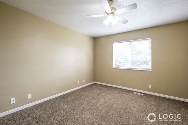 Building Photo - Beautiful Home in Orem!