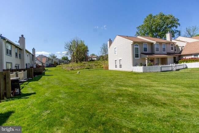 Building Photo - 1739 McNelis Dr