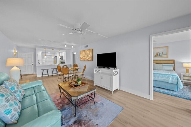 Building Photo - 6051 Sun Blvd