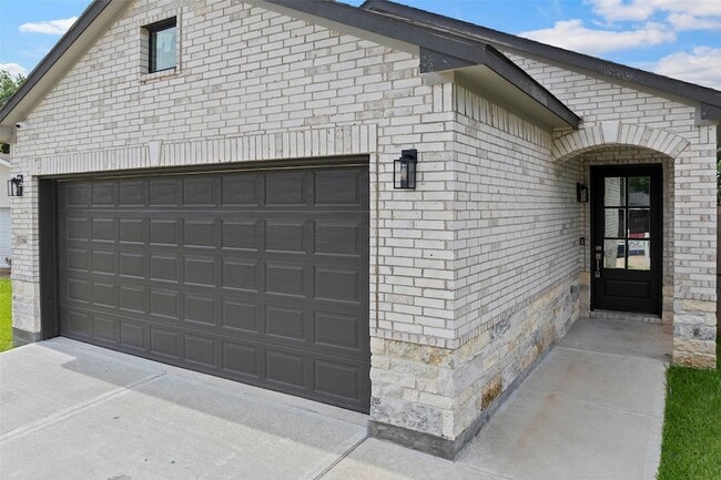 Building Photo - 17807 Glenwolf Dr