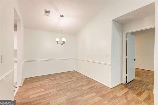 Building Photo - 529 Warm Springs Cir