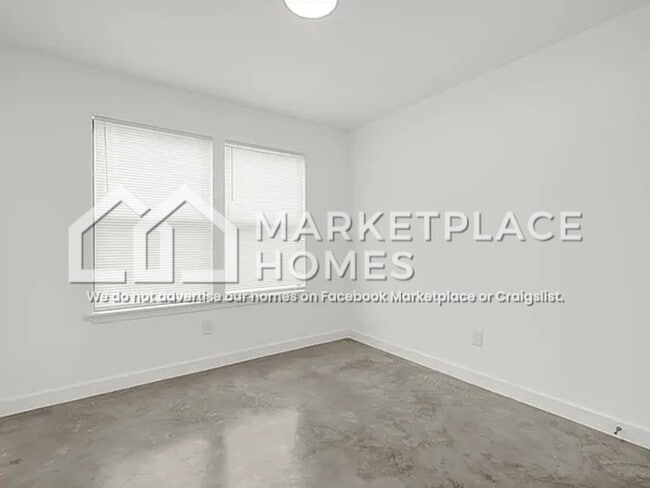 Building Photo - 851 Kippley St