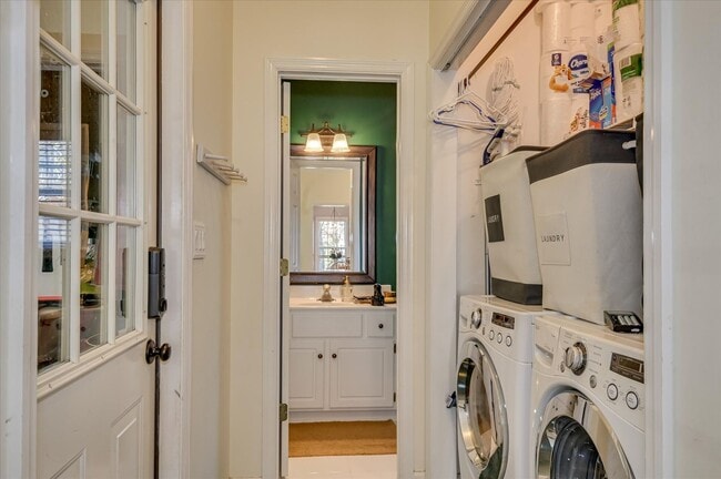 Building Photo - 4441 McManus Ct