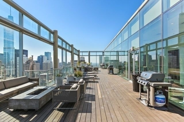 Building Photo - 600 N Fairbanks Ct