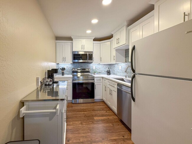 Building Photo - 3080 W Sequim Bay Rd