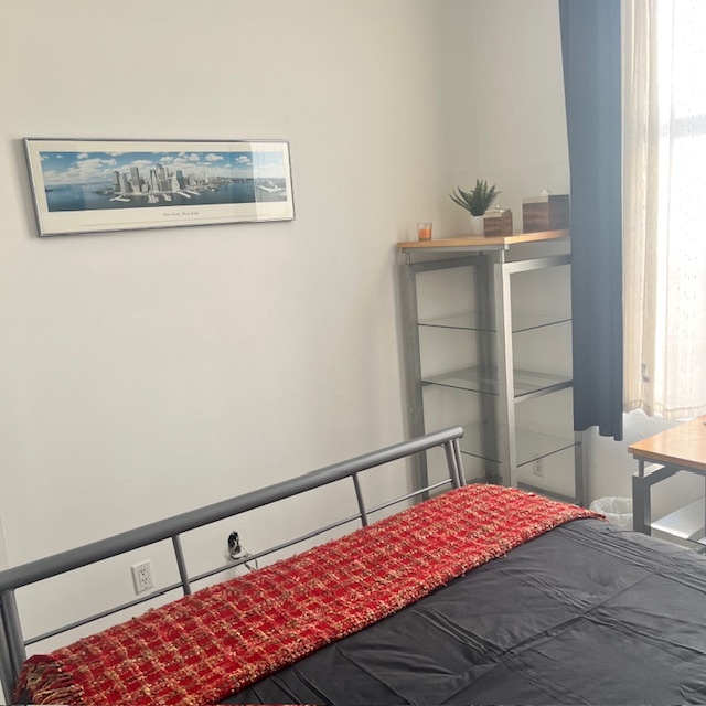 3rd Bedroom - 408 W Queen St