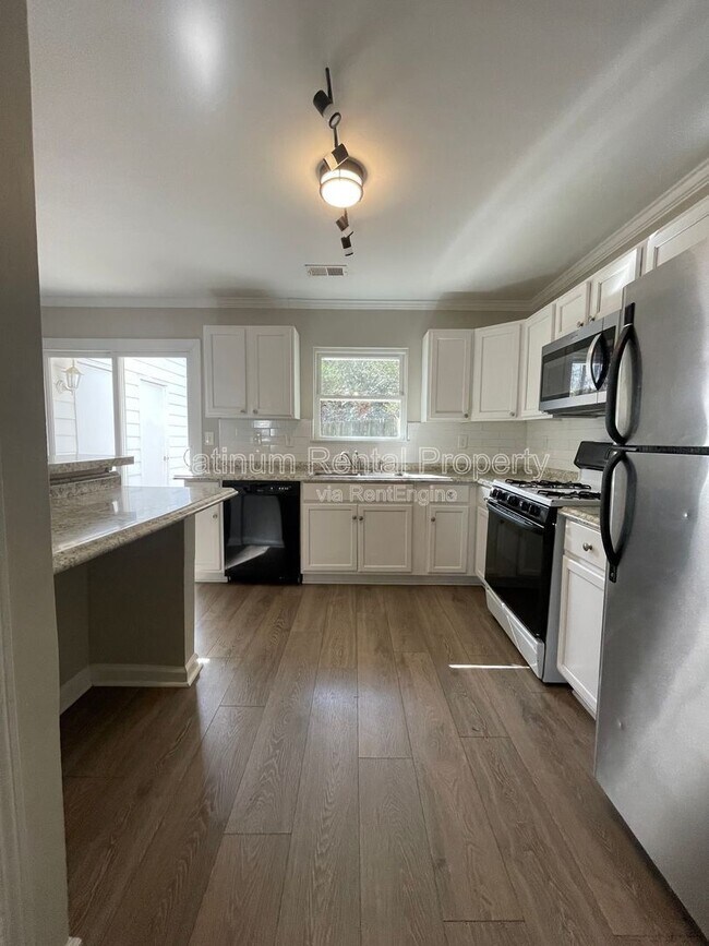 Building Photo - 3575 Kennesaw Station Dr