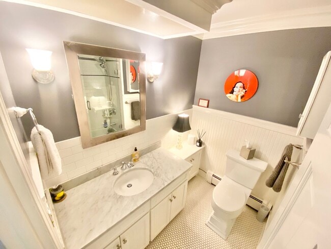 Building Photo - Charming 3-Bedroom 2-Bathroom Ranch in Laurel Hill Available 6/1