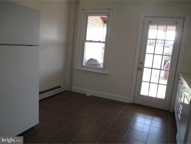 Building Photo - 429 S 9th St