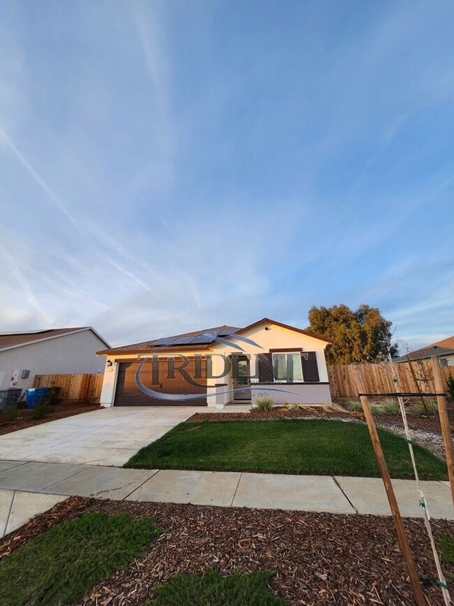 Building Photo - NEWER SOLAR HOME! This is a 3 bedroom, 2 bath house