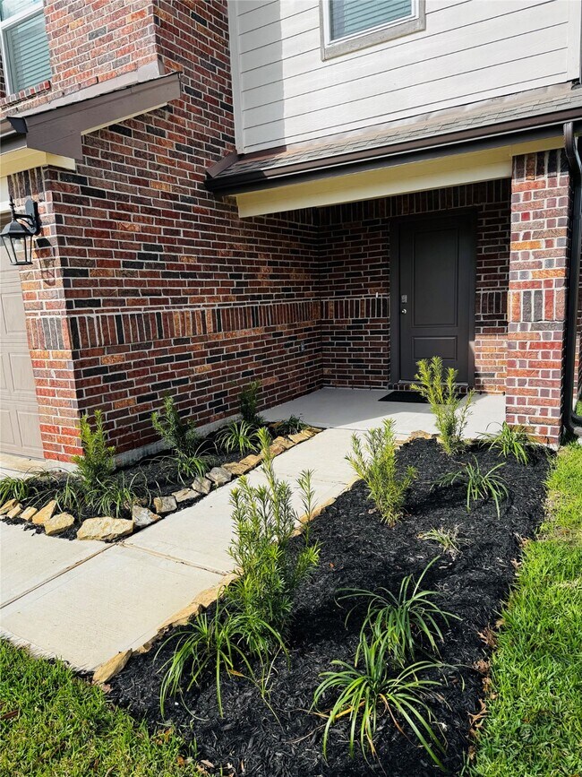 Building Photo - 2407 Cherry Ruby Dr