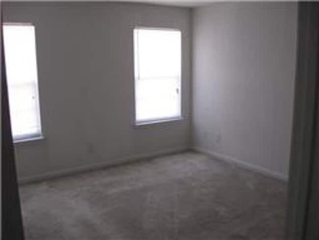 Building Photo - Stewarts Landing Neighborhood, Easy access...