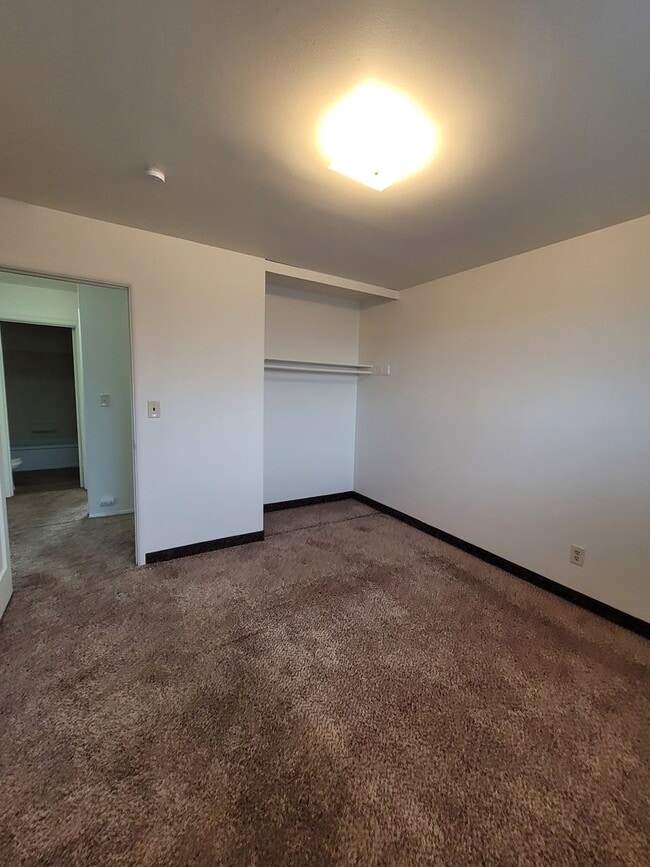 Building Photo - 1204-1206 Vandenberg Ave