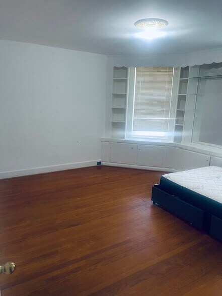 Building Photo - 3712 Parkside Dr