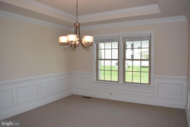 Building Photo - 42159 Tecumseh Hills Dr