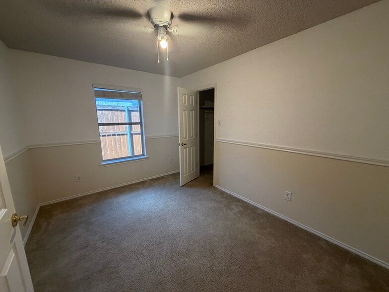 Building Photo - 2521 Ensenada Ln