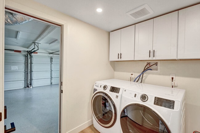 Building Photo - 27438 Elmbridge Dr