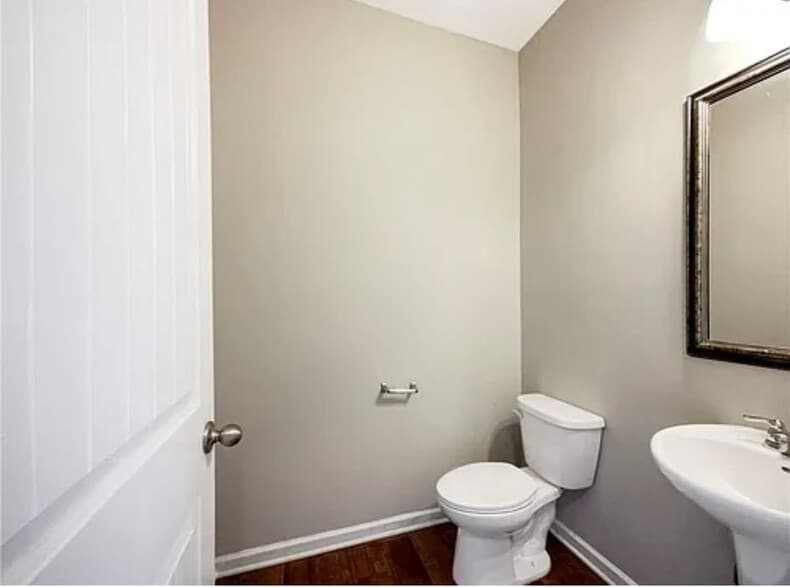 Building Photo - 444 Lake Ridge Ln