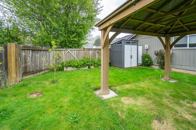 Building Photo - BEAUTIFUL THREE BEDROOM RANCH IN WEST LONGVIEW