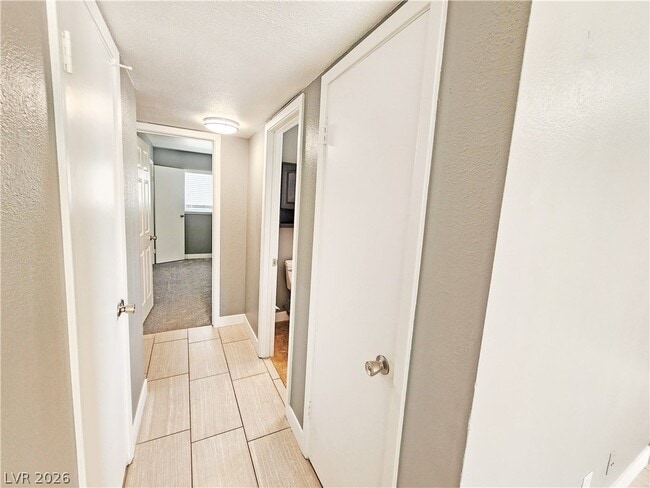 Building Photo - 5409 Mountain View Dr