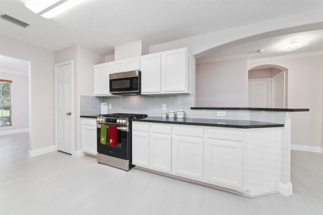 Building Photo - 8330 Malin Ct