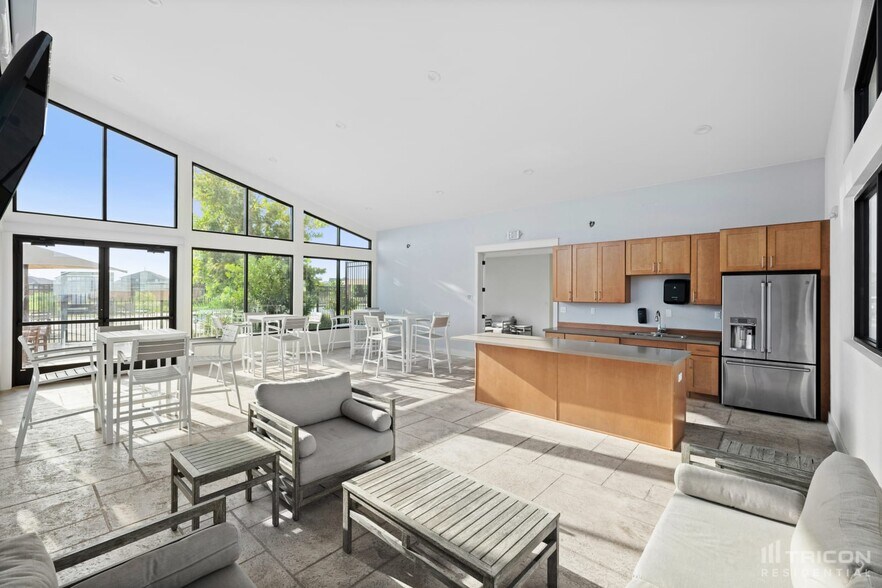 Building Photo - 5108 Saddle Clb Dr