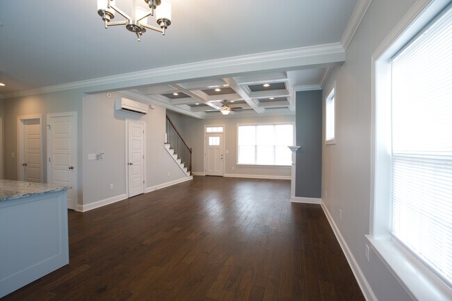 Building Photo - 2524 Waterhaven Dr