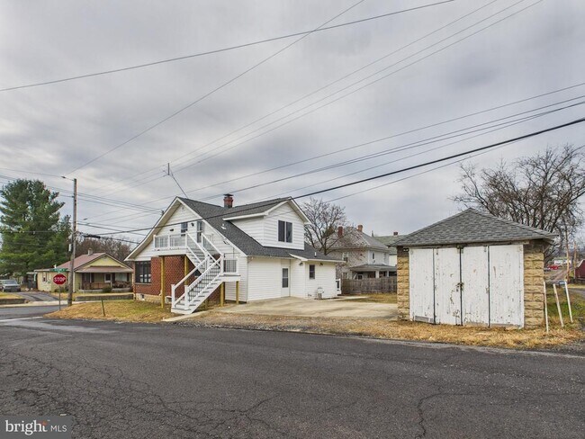 Building Photo - 820 E Oldtown Rd