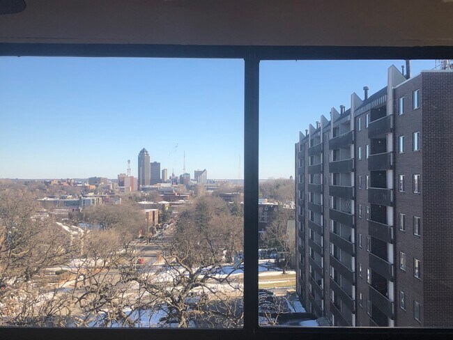 Downtown View - 3100 Grand Ave