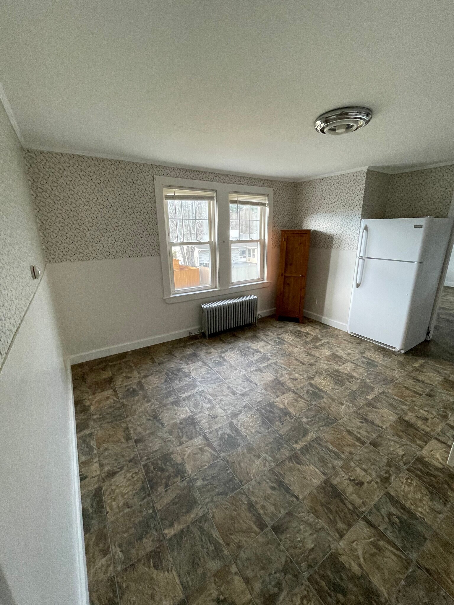 Building Photo - 21 Dingley St