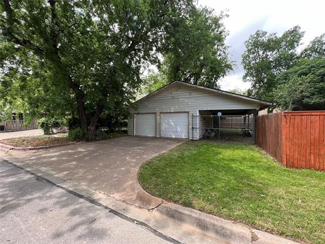 Building Photo - 1100 Woodcrest Ln