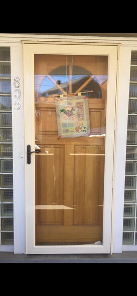 Building Photo - 805 Flemington St