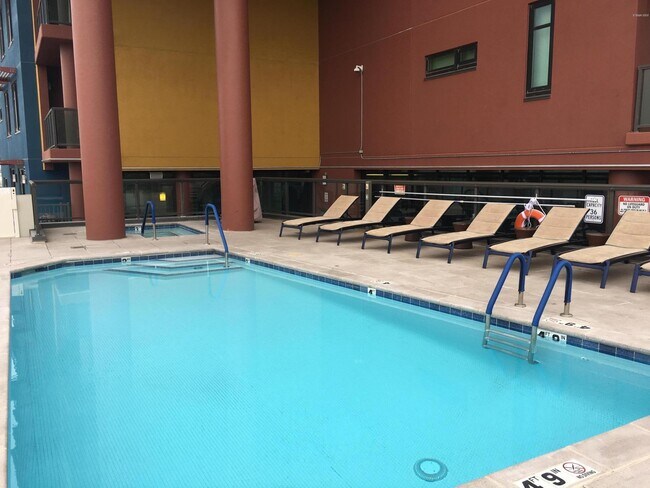 Building Photo - 310 S 4th St