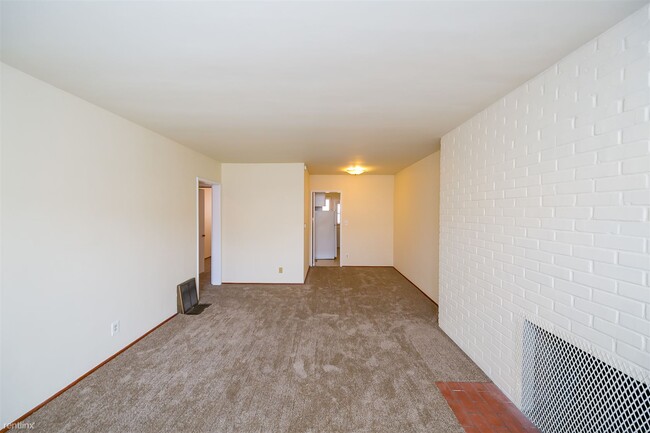 Building Photo - 1 br, 1 bath 4plex - 535 South Sierra Madr...