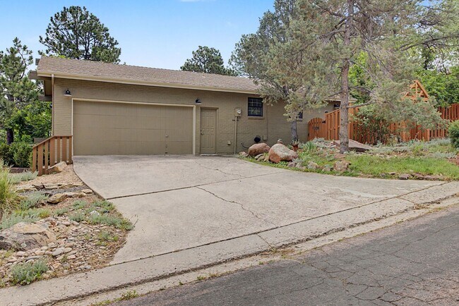 Building Photo - Peaceful Ranch Retreat with 4 Spacious Bedrooms!!