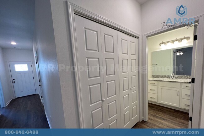 Building Photo - 402 Alex Jordan Dr.