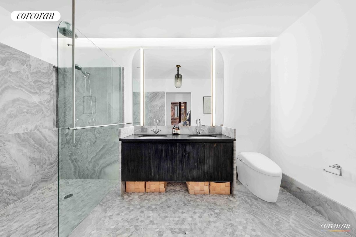 Building Photo - 325 W Broadway