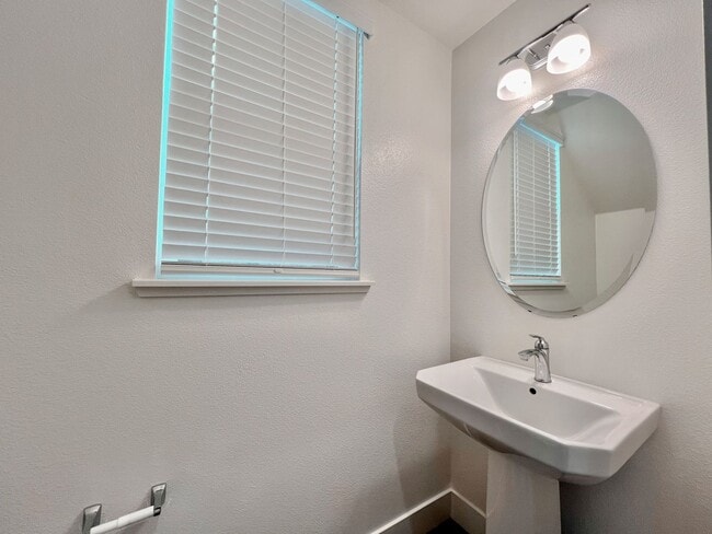 Building Photo - Beautiful Duets at Westfield in Hollister