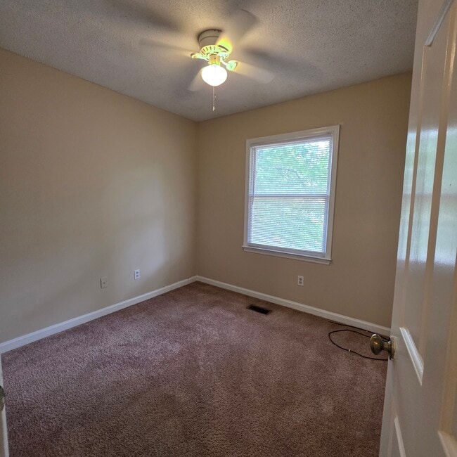 Building Photo - 1900 Buck Ln