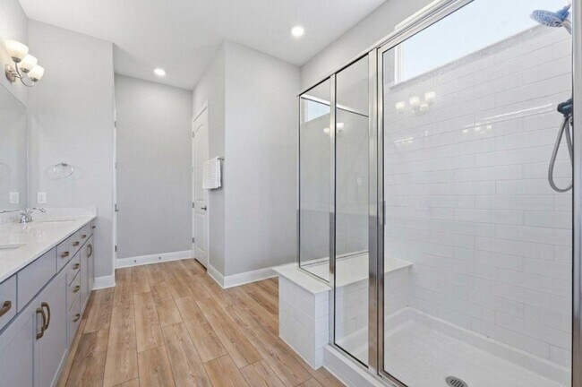 Building Photo - 513 Barnhill Lp