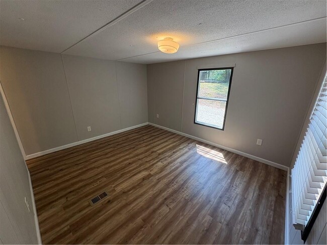 Building Photo - 4620 Enota Ct
