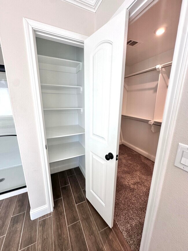 Building Photo - 7526 102nd St