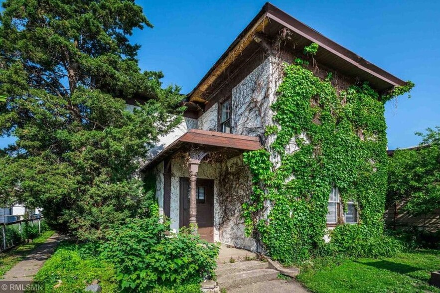 Building Photo - 618 Adams Street NE