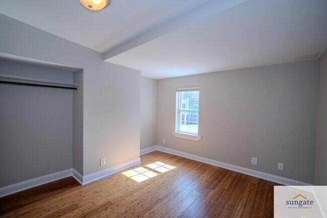 Building Photo - 313 S Madeira St