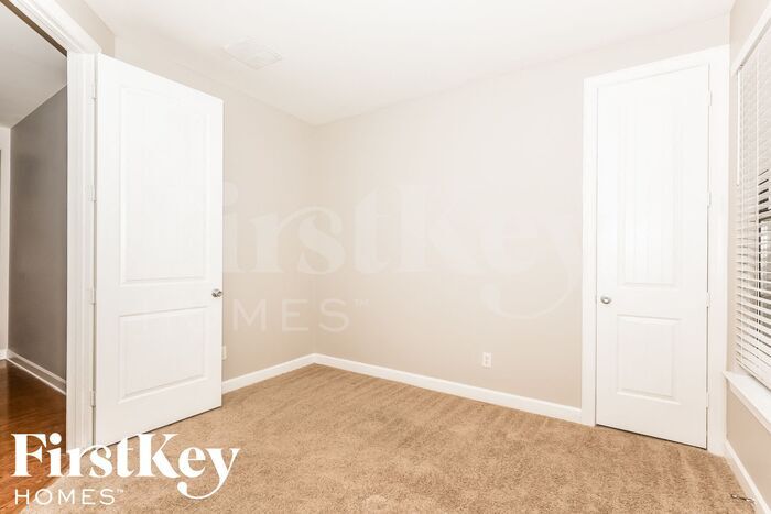 Building Photo - 4861 Stirrup Dr