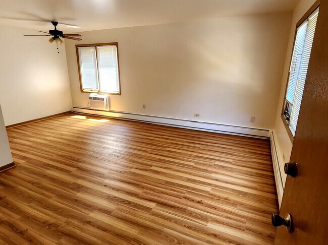 Building Photo - 10431 S Keating Ave