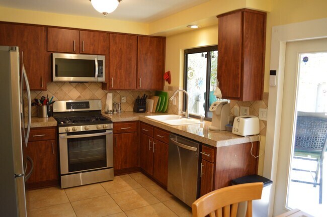 Building Photo - Casa de Oro in Little Tuscany, SEASONAL/MO...