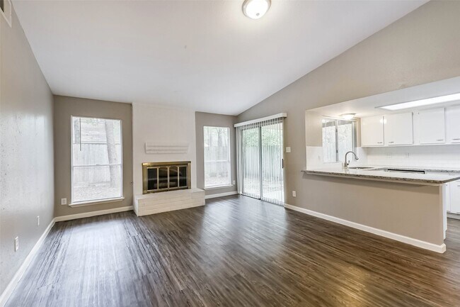 Building Photo - 26 W Broken Oak Ct