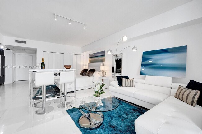 Building Photo - 475 Brickell Ave