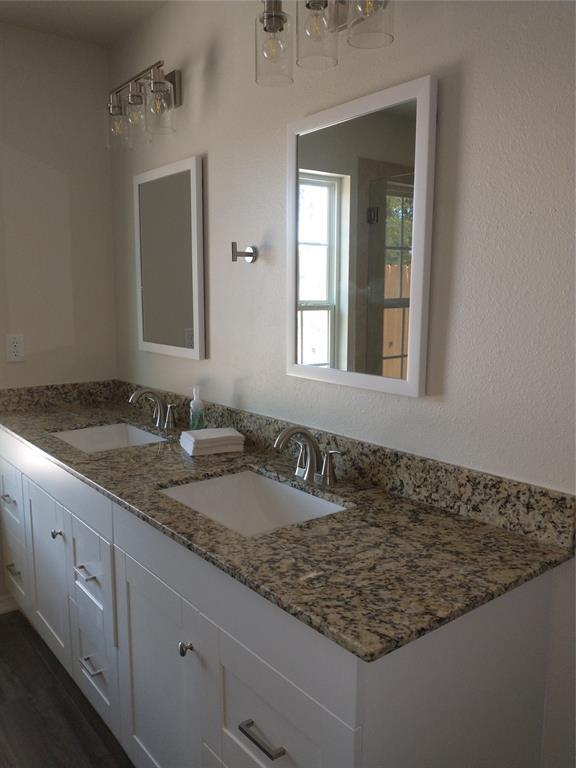 Building Photo - 258 Rosewood Dr